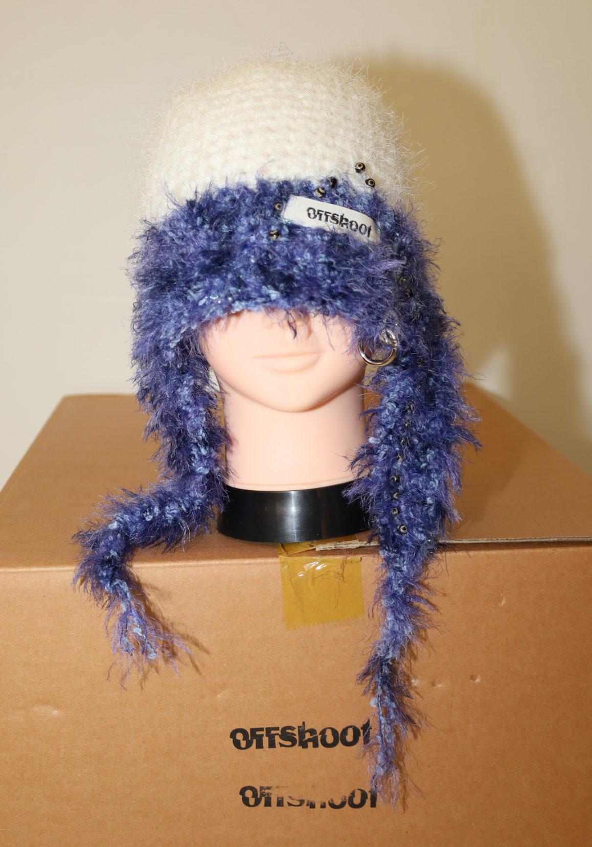 OFFSHOOT Hand-Knit Bonnet 천주옥 모자